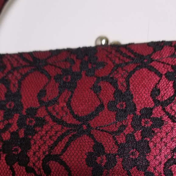 Red and black lace cocktail evening bag - Picture 3 of 4